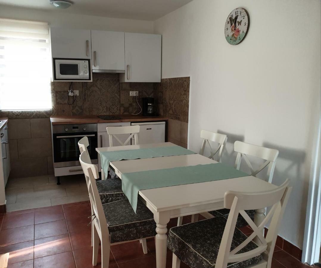 Adri Apartman ザラカロシュ エクステリア 写真